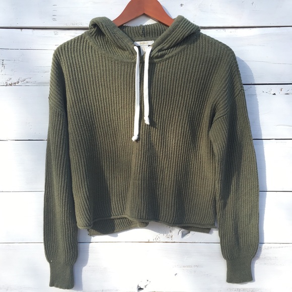 Forever 21 Tops - Forever 21 Knit Cropped Hoodie, M